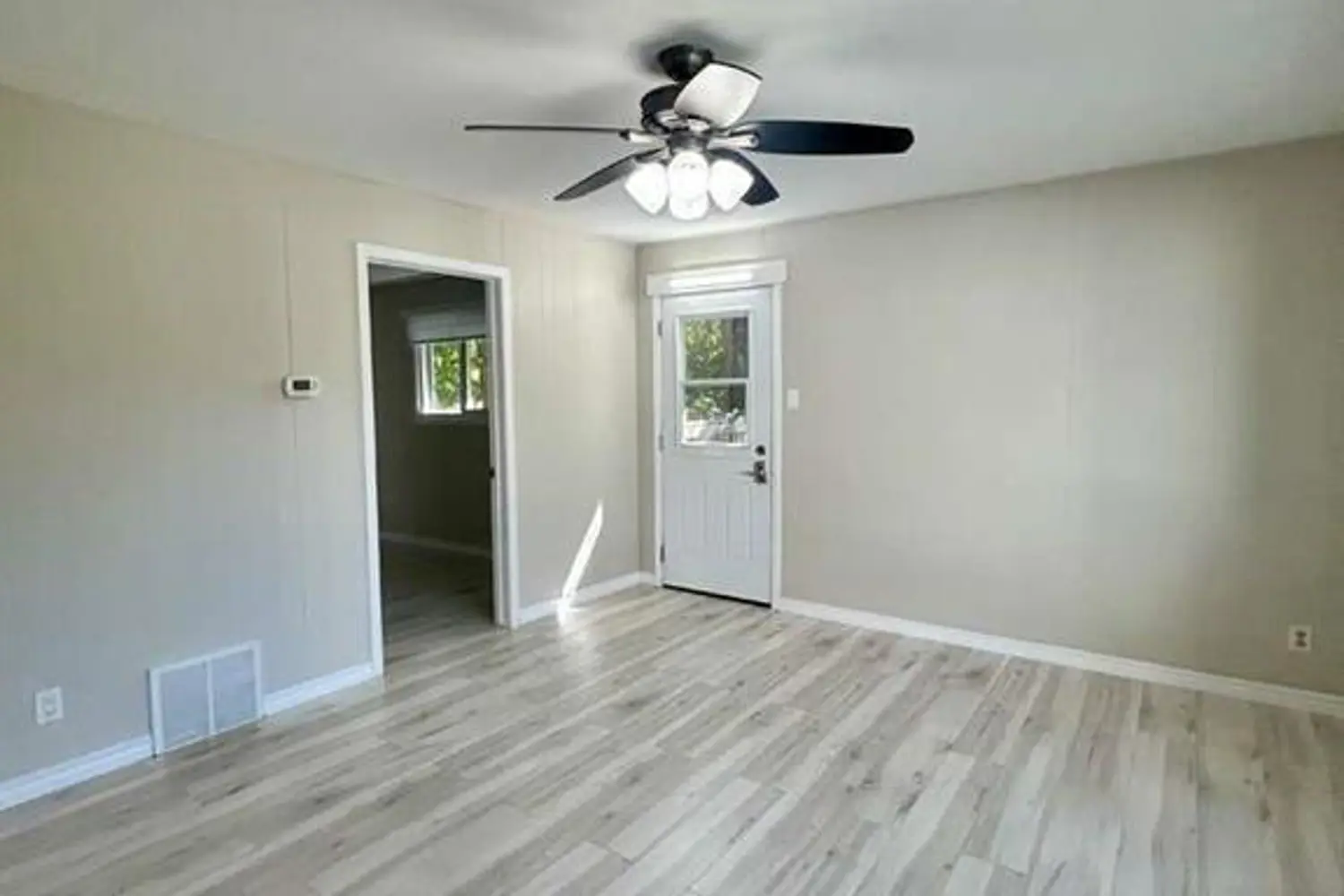 Additional image 8 of 740 Charlotte Street