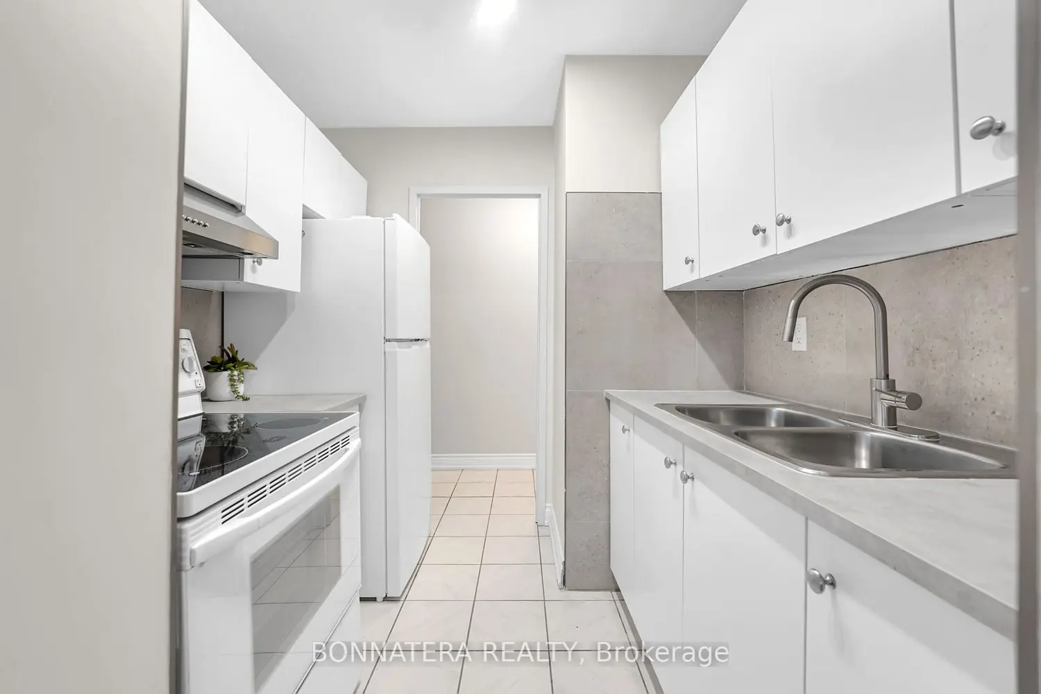 Additional image 3 of 3065 Queen Frederica Drive 905