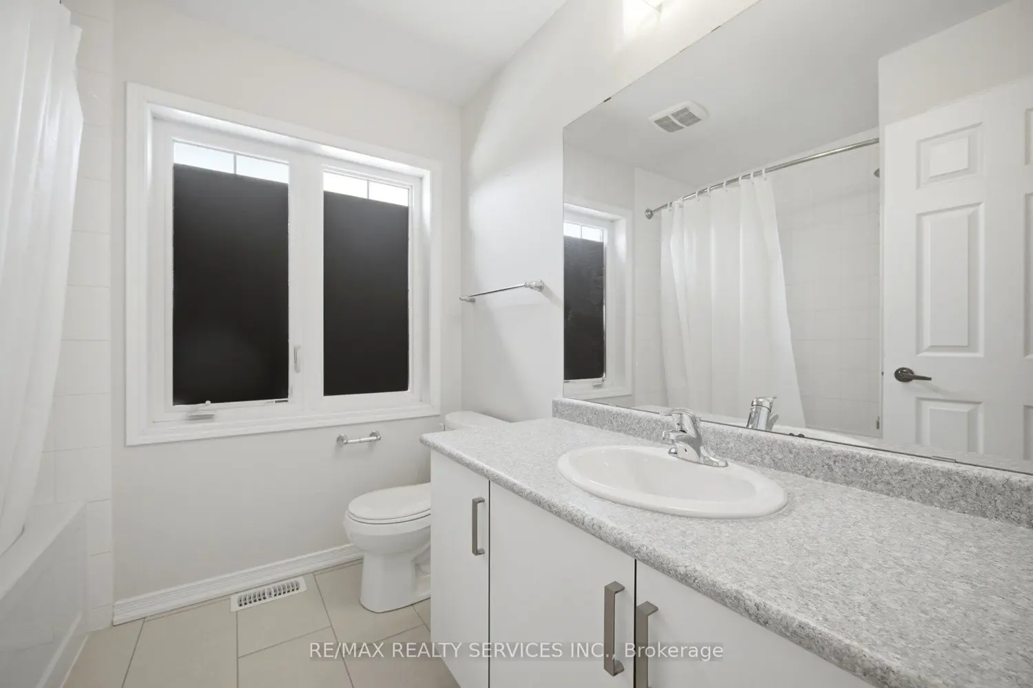 Additional image 12 of 144 Baffin Crescent