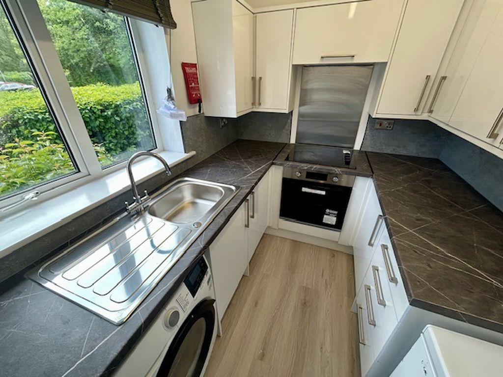 Additional image 2 of 2 bed flat to rent2 Bedroom Flat To Rent, Marlborough Road, Swindon SN3