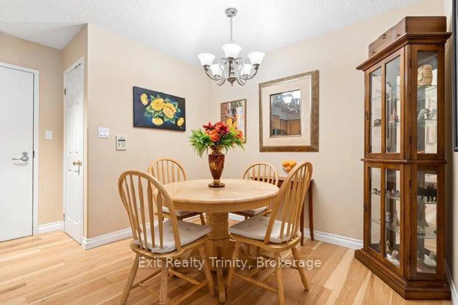 23 Lorraine Drive 318 photo 5