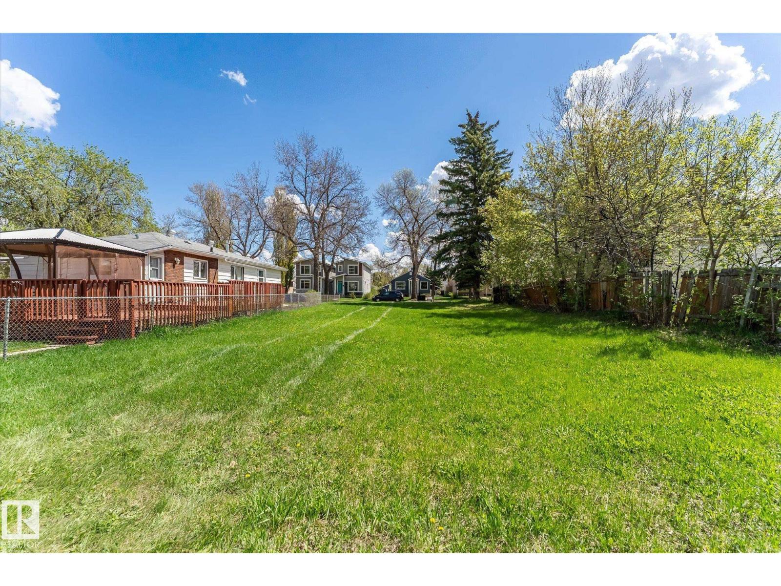 Additional image 3 of 12122 45 Street NW, Edmonton, AB, T5W2V1
