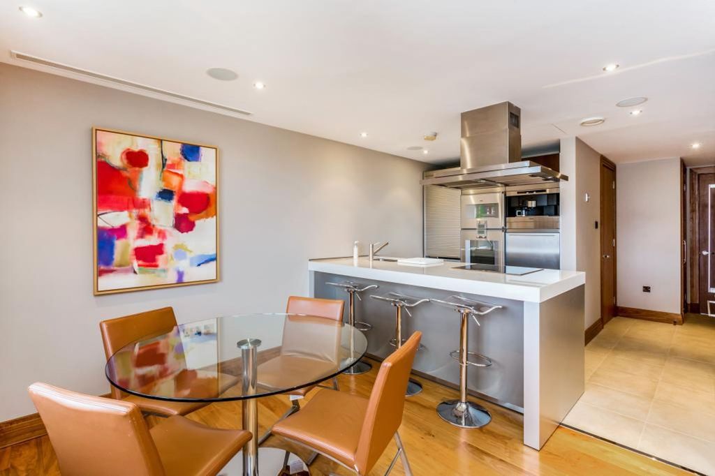 Additional image 3 of 2 bed flat to rentCharters Road, Sunningdale SL5