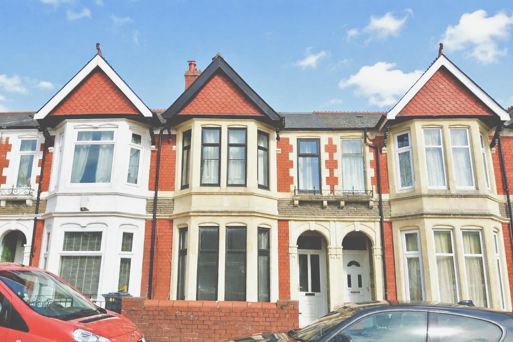 6 bed terraced house to rentLlanishen Street, Heath, Cardiff CF14