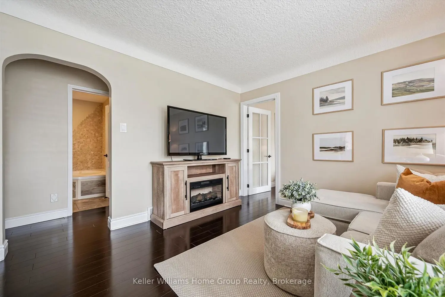 10 Sumac Place photo 5