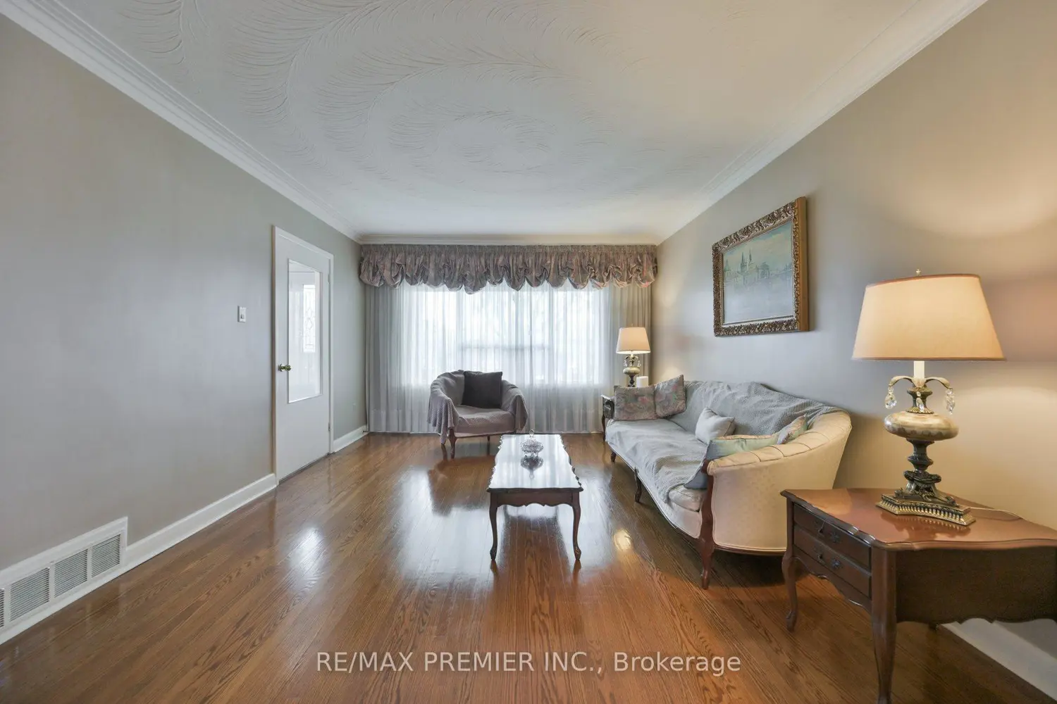 81 Macleod Street photo 3
