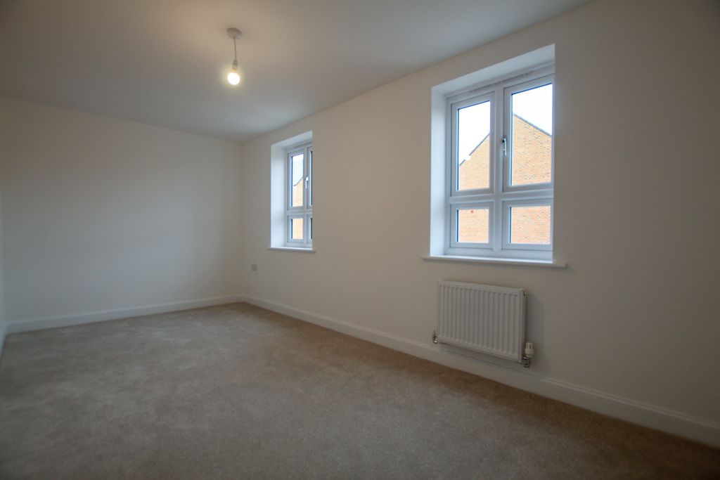 Additional image 10 of 3 bed town house to rentFairstone, Newbury RG14