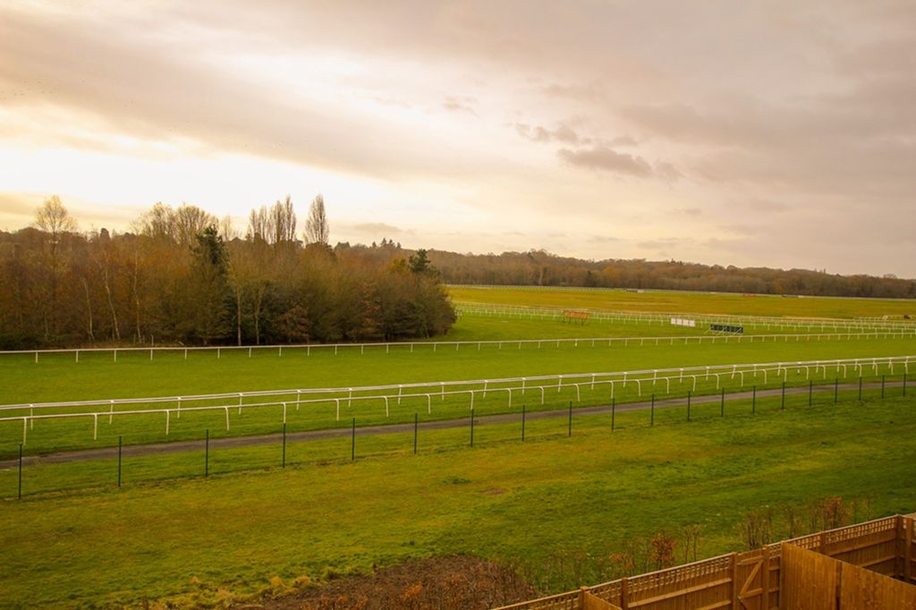 Additional image 6 of 3 bed town house to rentFairstone, Newbury RG14