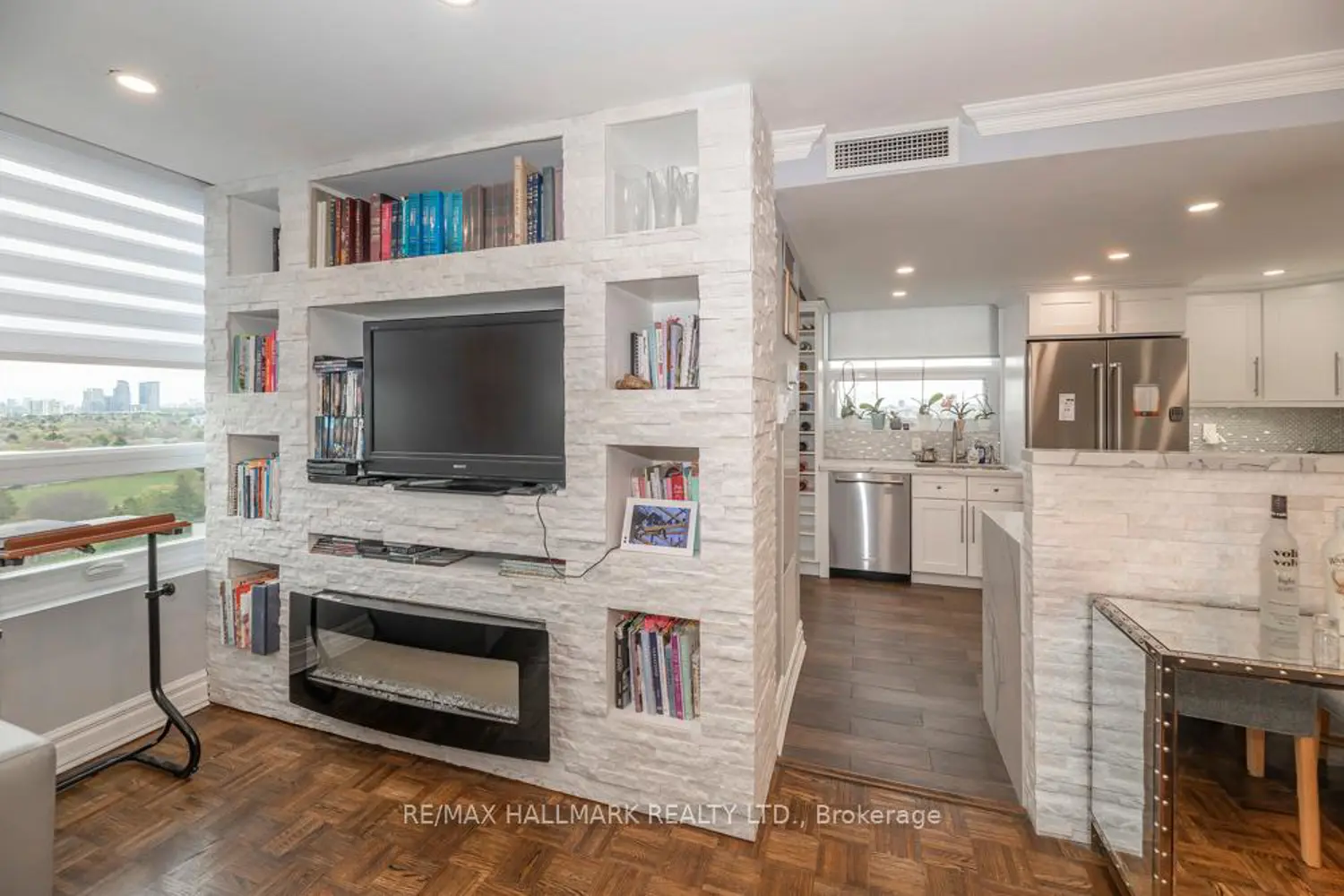 Additional image 7 of 7601 Bathurst Street 1004