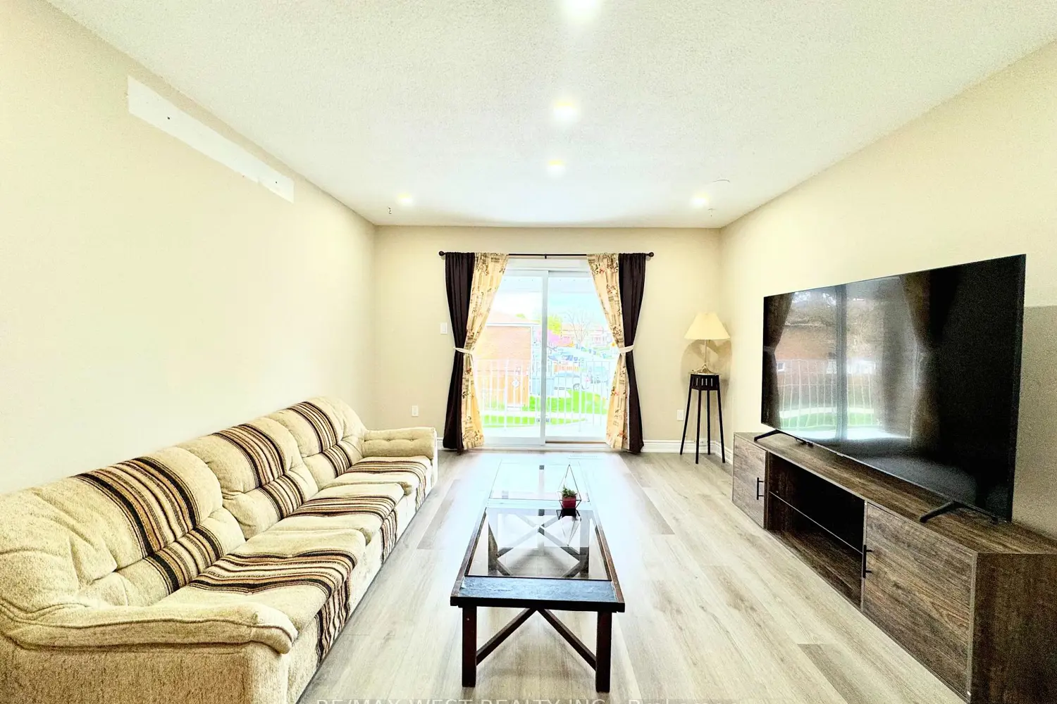 26 Brownridge Crescent photo 2