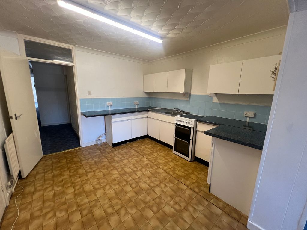 Additional image 6 of 2 bed flat to rentSouth Road, Sully, Penarth CF64