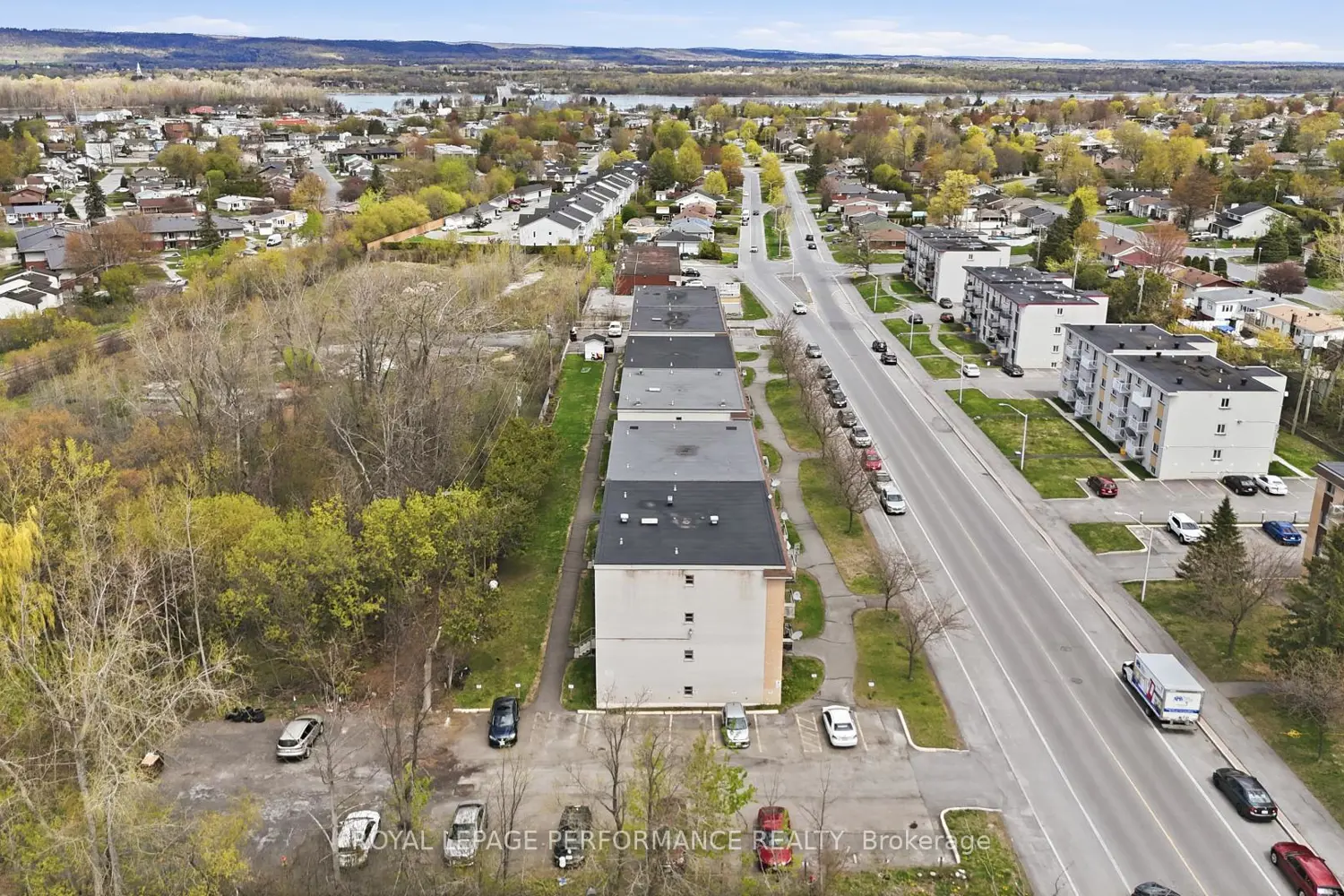 Additional image 13 of 998 Cartier Boulevard 8