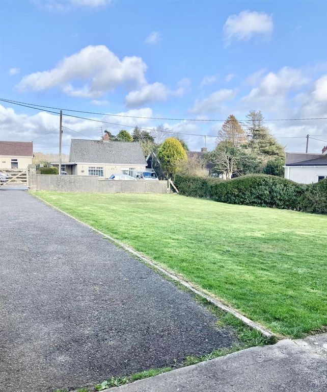 Additional image 3 of 4 bed bungalow to rentWhitehill, Cresselly, Kilgetty SA68