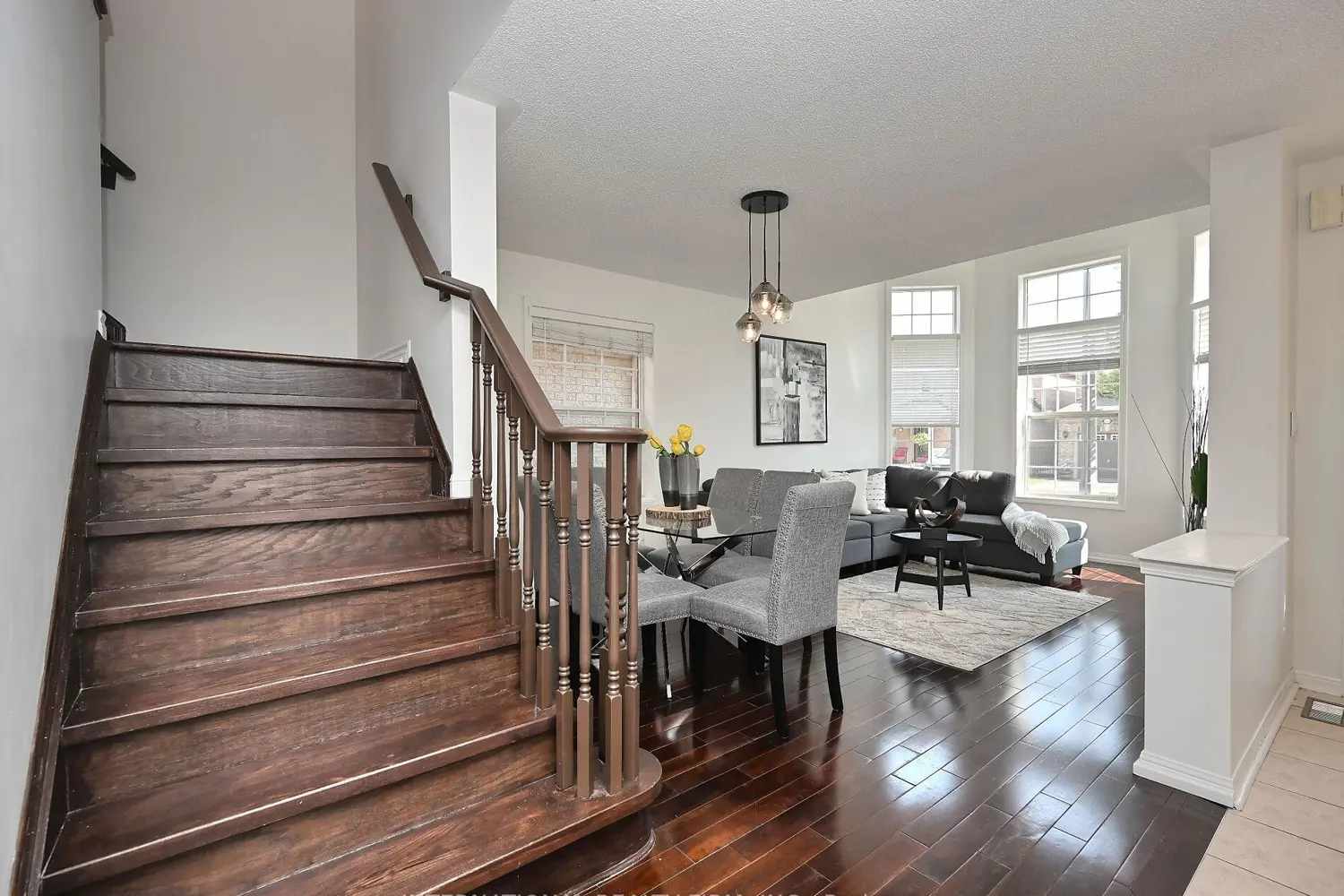 Additional image 11 of 2382 Falkland Crescent