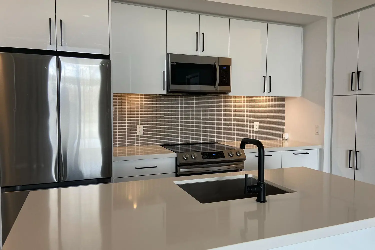 Additional image 11 of 415 Sea Ray Avenue 105