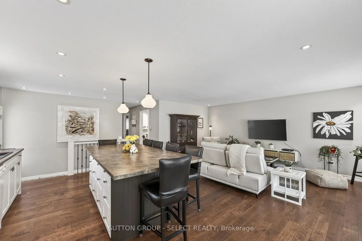 Additional image 6 of 43 Stroud Crescent