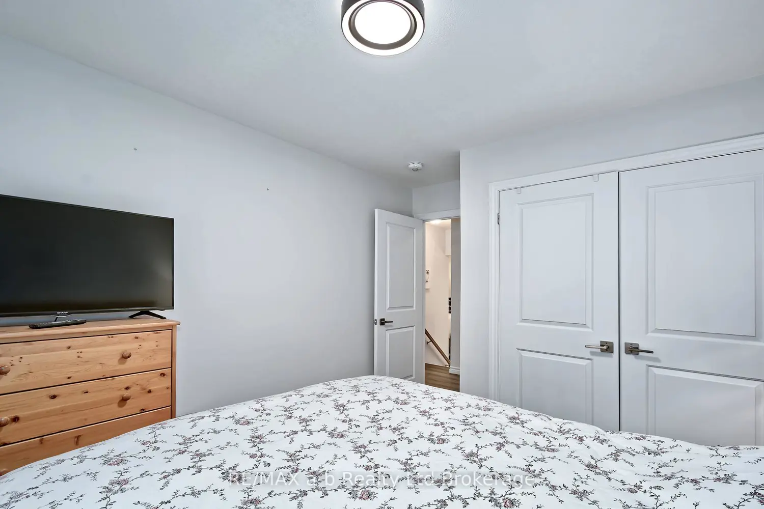 Additional image 9 of 305 Robinson Street