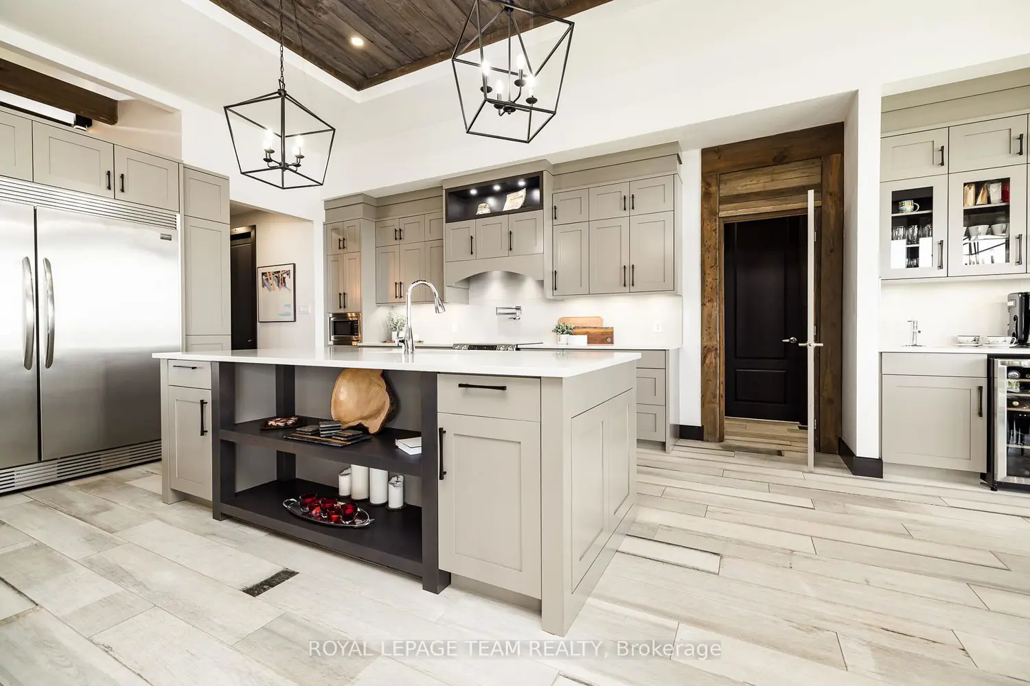 153 Adrien Street photo 5
