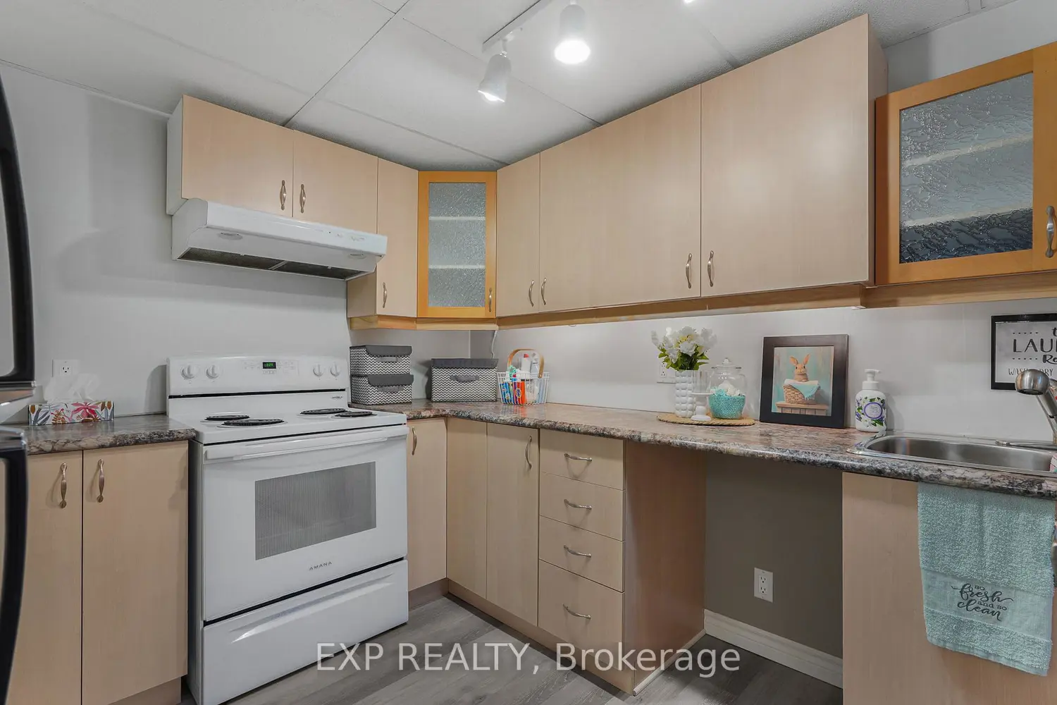 Additional image 9 of 905 Ghislain Street