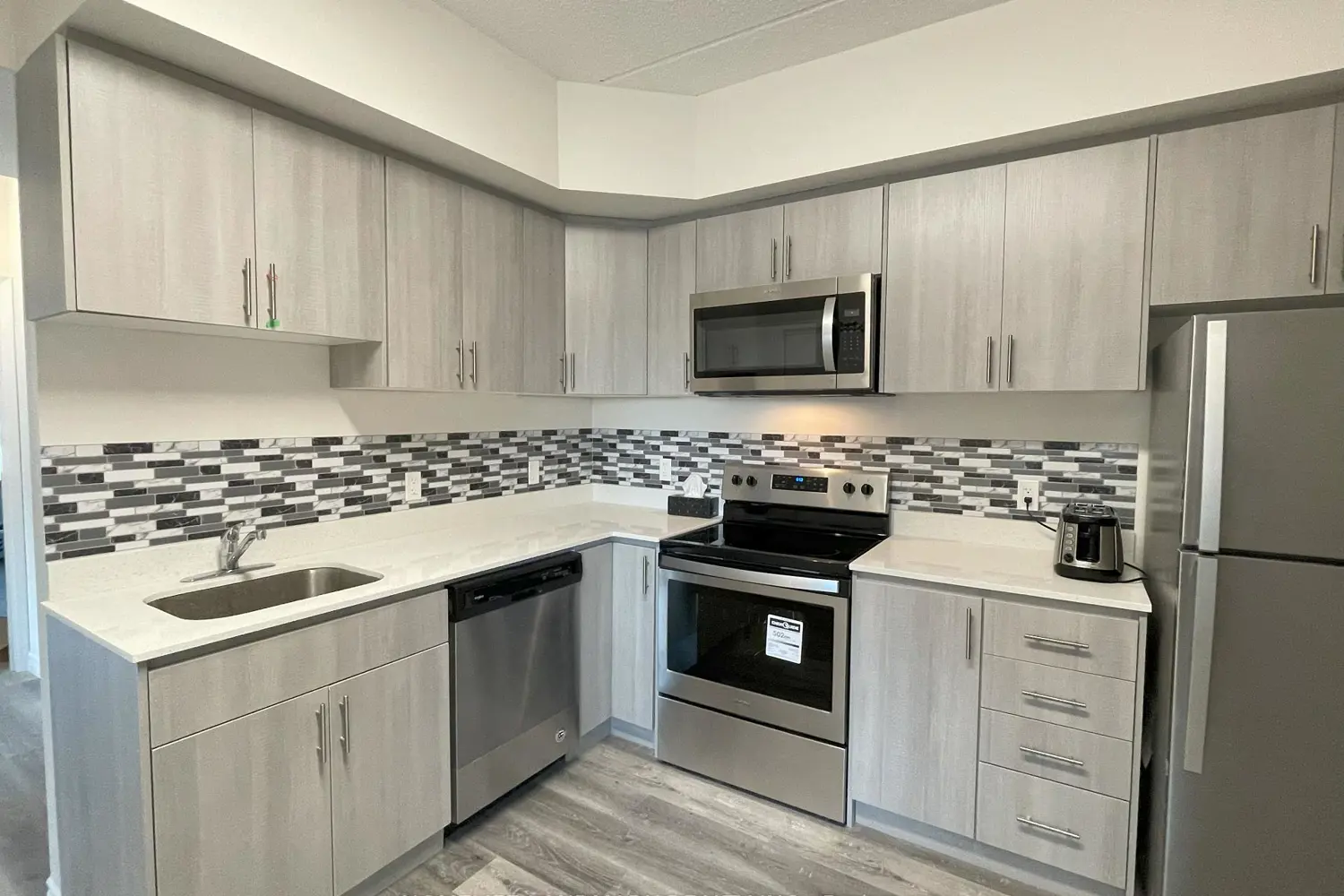 Additional image 5 of 246 Lester Street 602