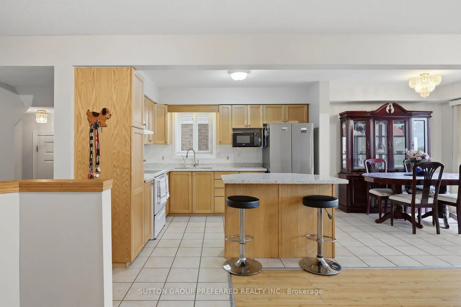 Additional image 3 of 187 Hollyridge Crescent