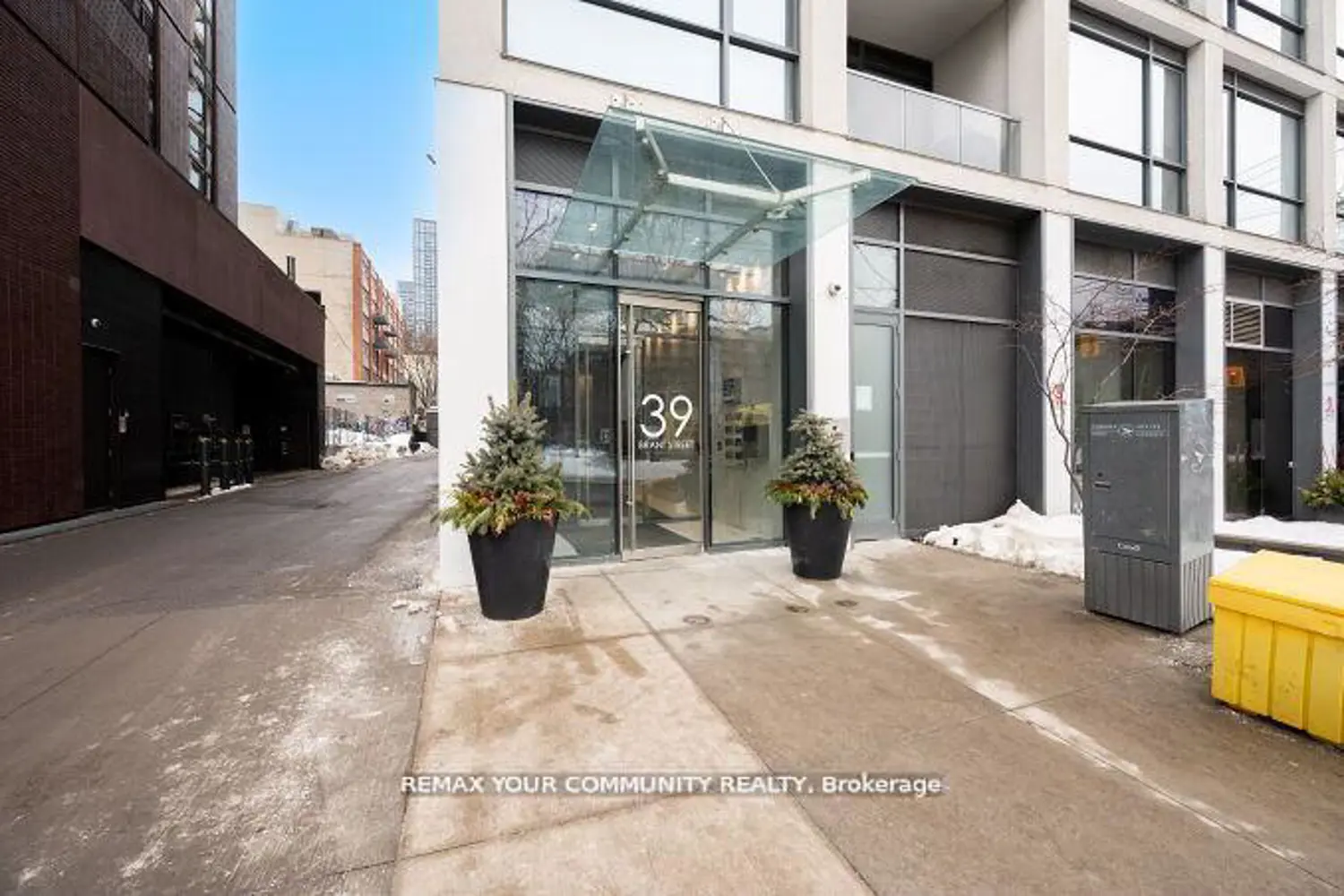 39 Brant Street Ph11 photo 4