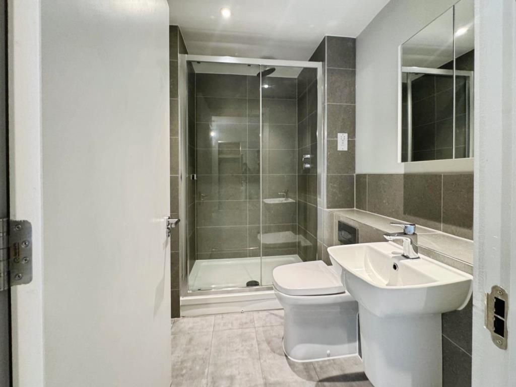 Additional image 8 of 2 bed flat to rentNewbury, Berkshire RG14