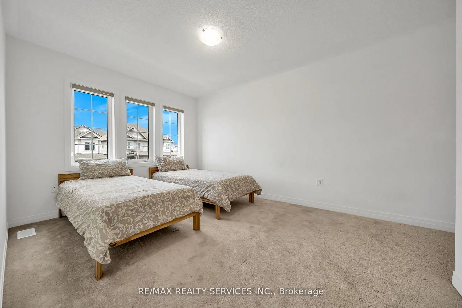 Additional image 12 of 104 Sagewood Avenue