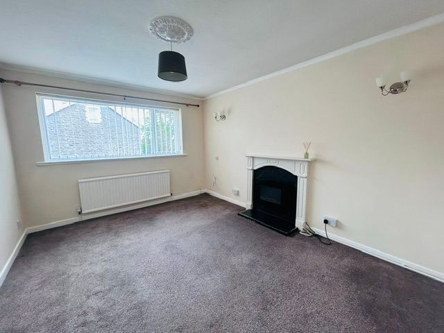 Additional image 3 of 2 bed flat to rentFlat, Llys Onnen, South Road, Porthcawl CF36