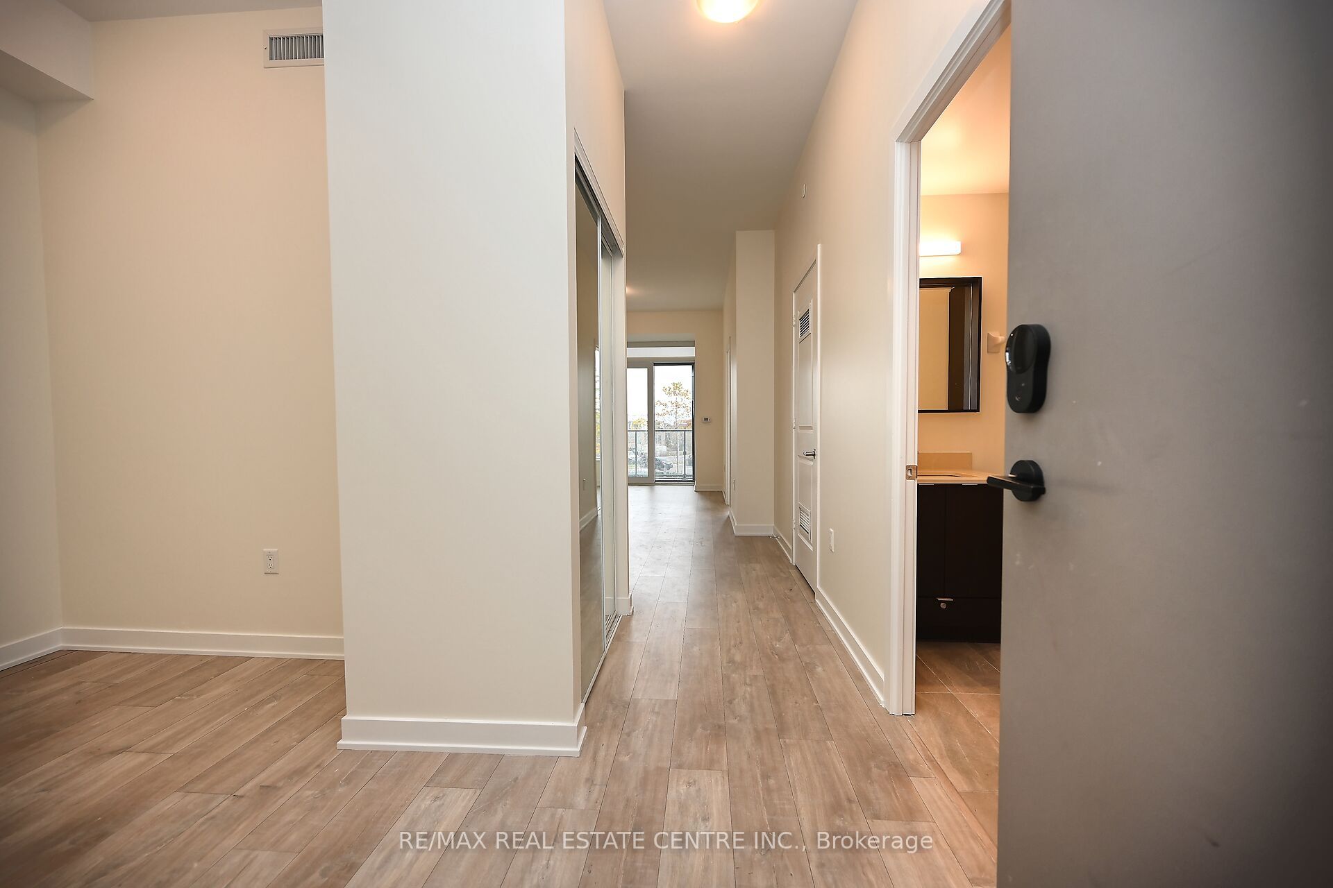 Additional image 4 of 206-4655 Metcalfe Avenue, Mississauga, ON, L5M 4N7