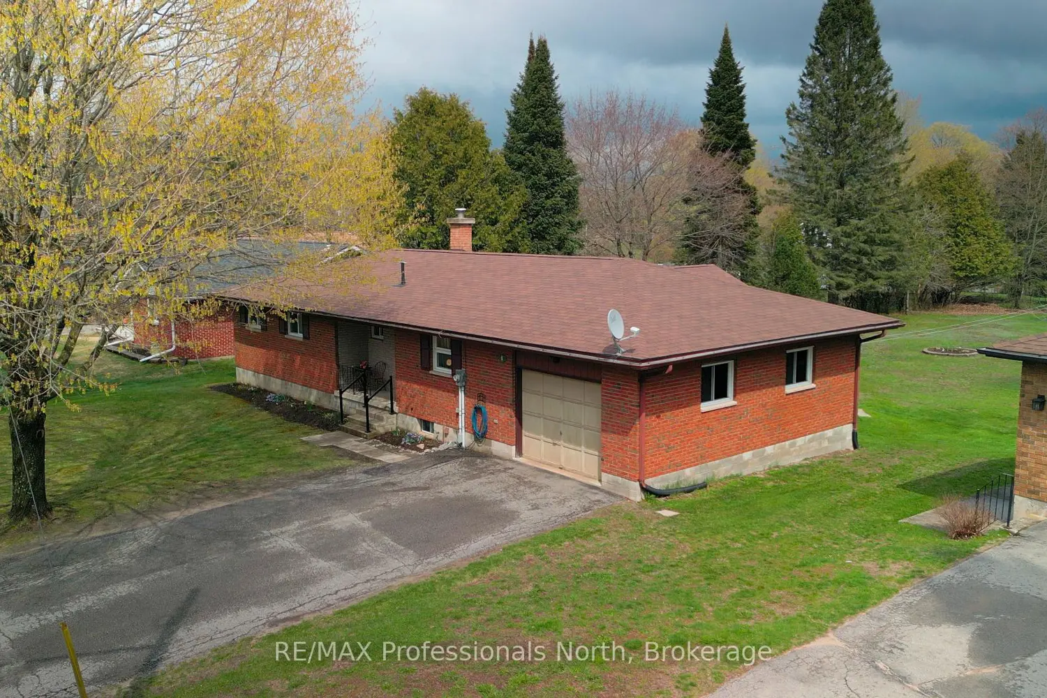 6 Knob Hill Court