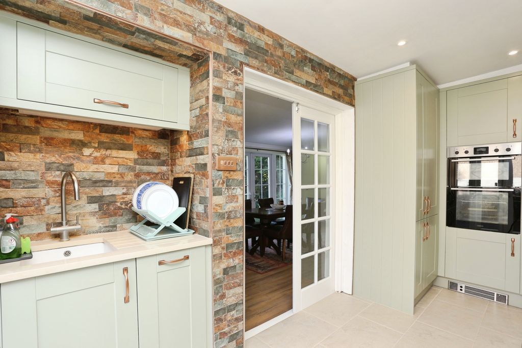 Additional image 10 of 3 bed bungalow for salePoverest Road, Orpington BR5
