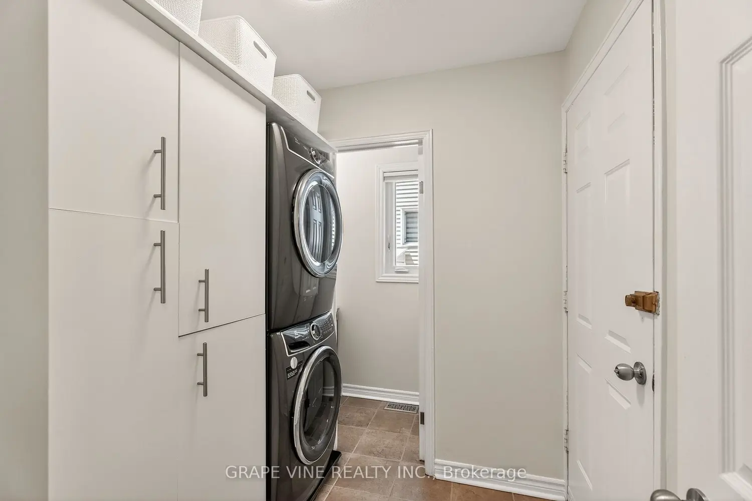 1702 Boisbriand Crescent photo 5