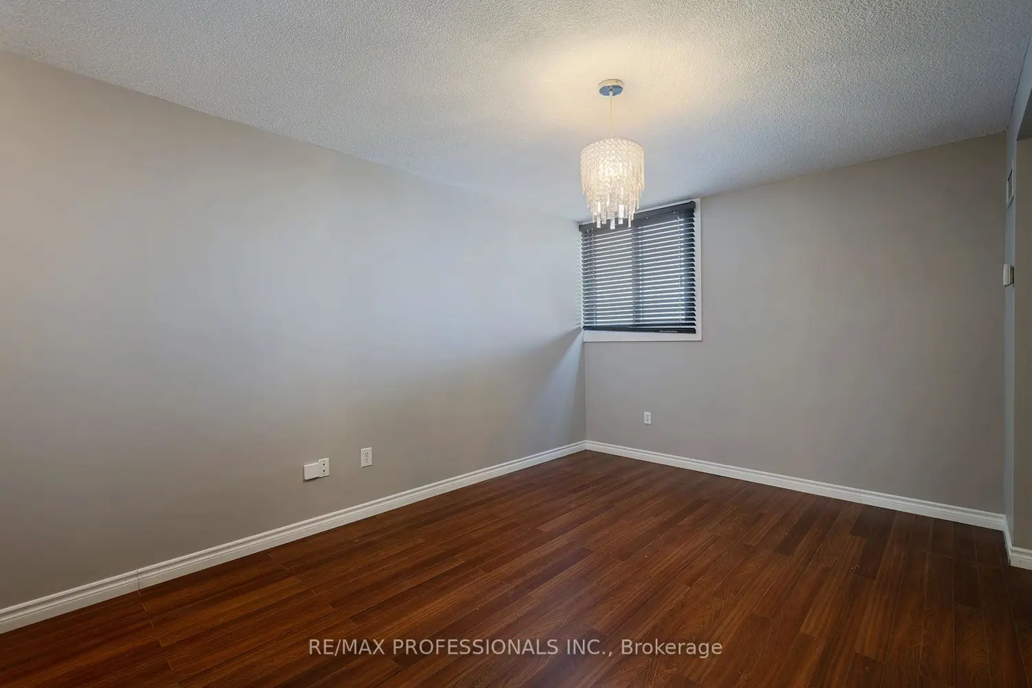 Additional image 15 of 812 Burnhamthorpe Road 1504