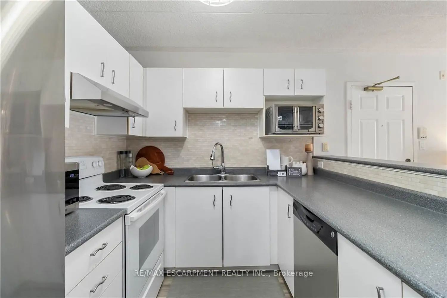 Additional image 4 of 4015 Kilmer Drive 110