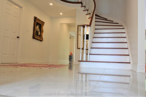 Additional image 8 of Main Floor-14 Simmons Crescent, Aurora, ON, L4G 6B4