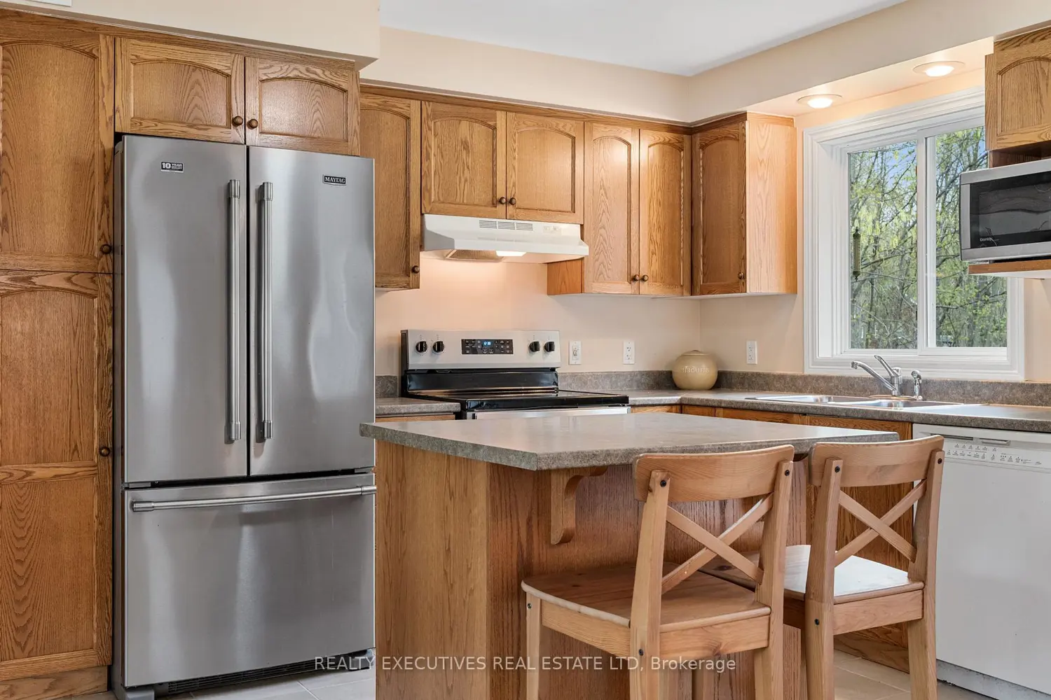 7645 Lawrence Street photo 2