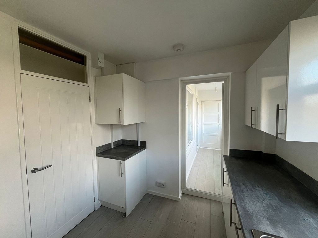Additional image 6 of 2 bed flat to rentSickert Close, Newport NP19