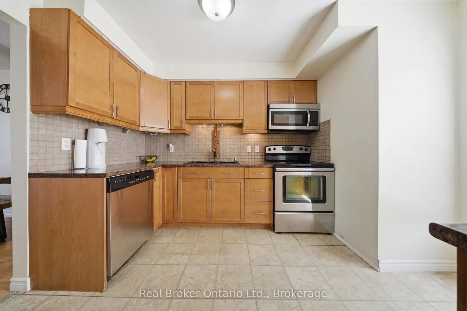 Additional image 8 of 32 Mowat Boulevard 41