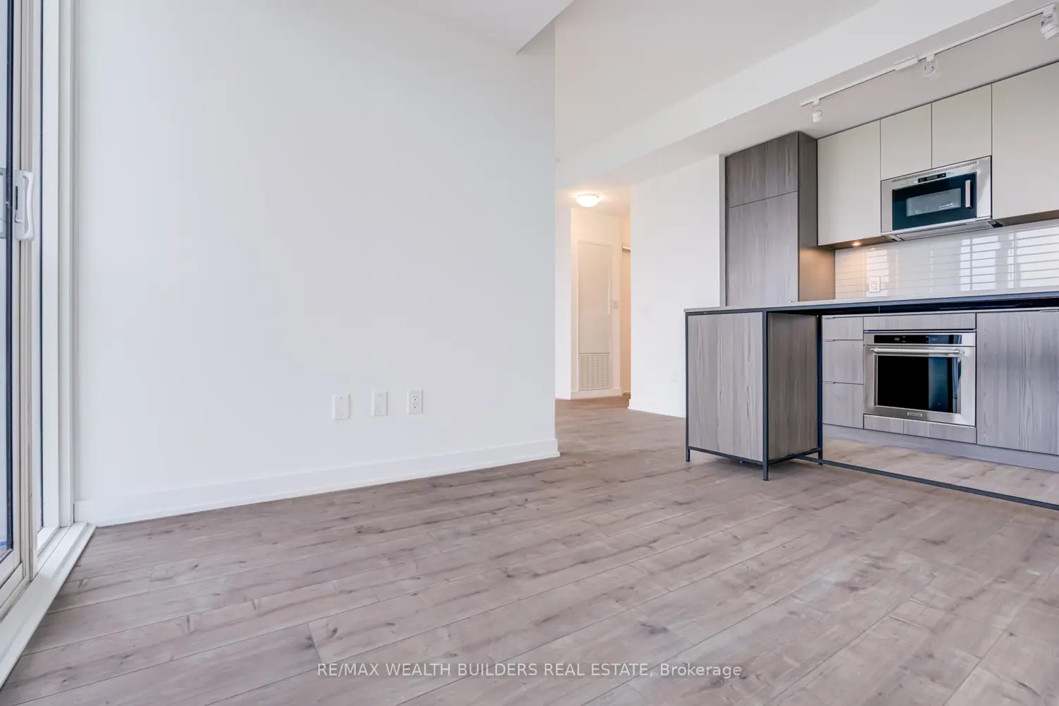 Additional image 8 of 220 Missinnihe Way 714