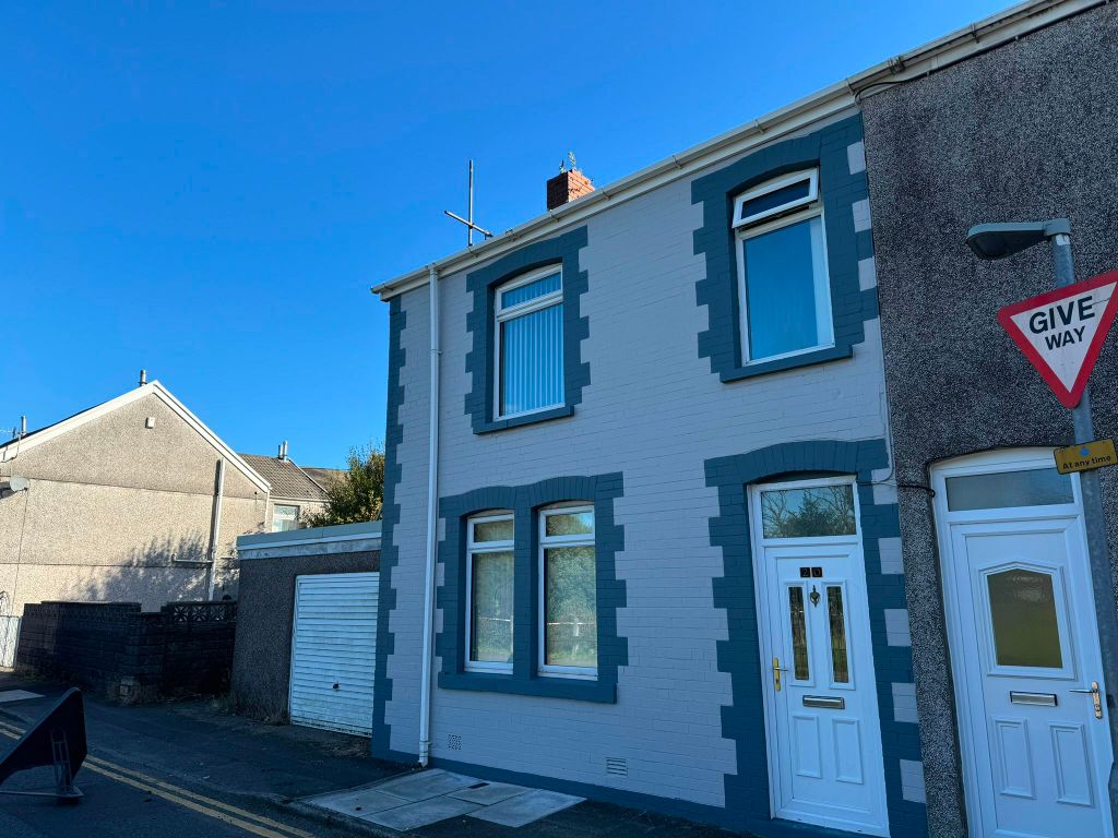 Additional image 2 of 4 bed semi-detached house to rentBridge Street, Maesteg CF34