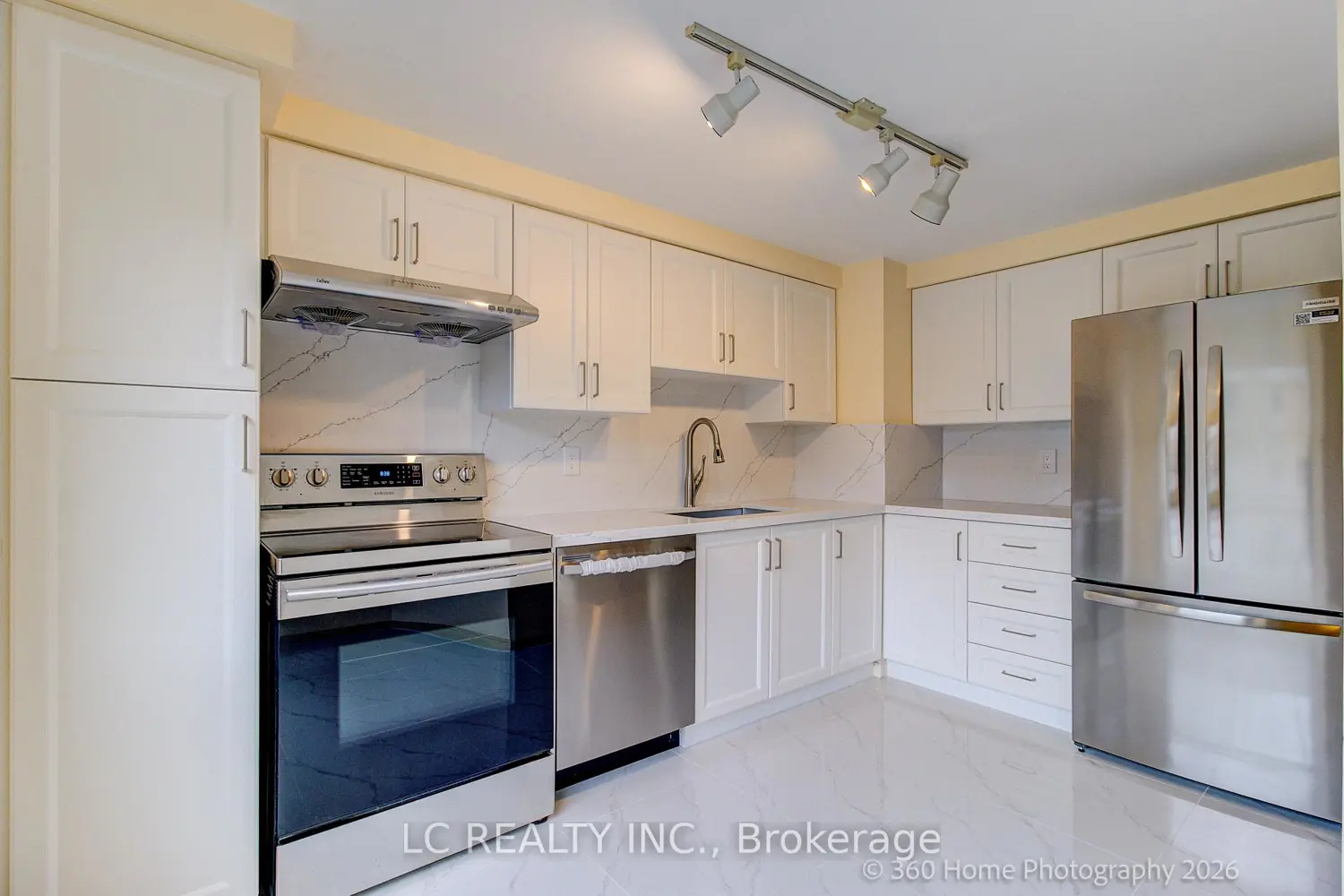 70 Dutch Myrtle Way photo 2