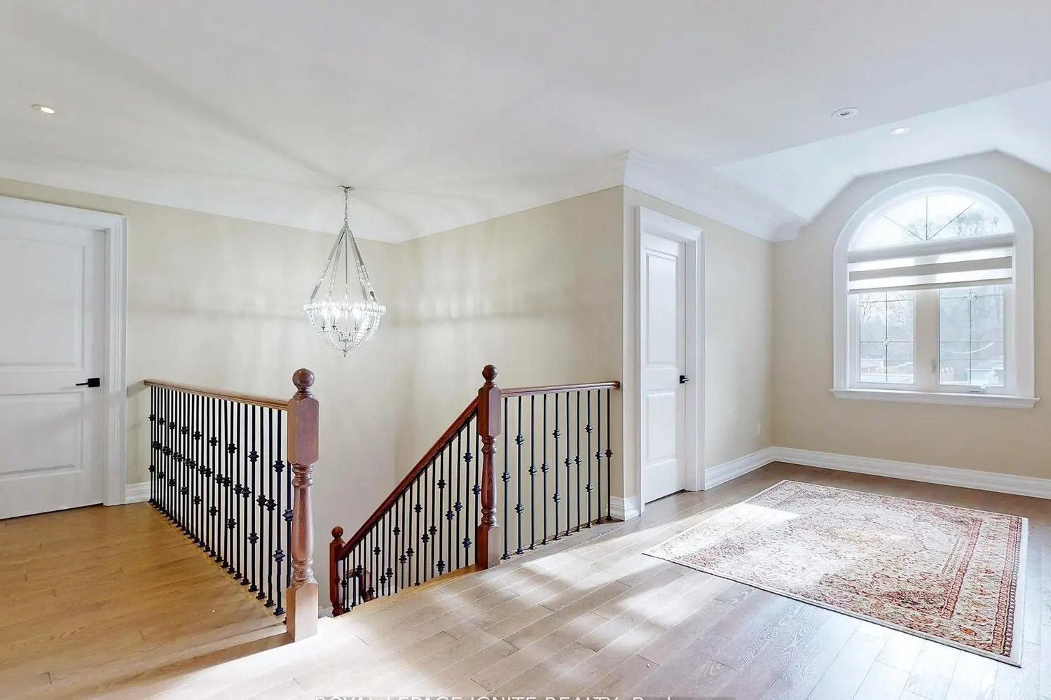 20 Chatterton Boulevard photo 2