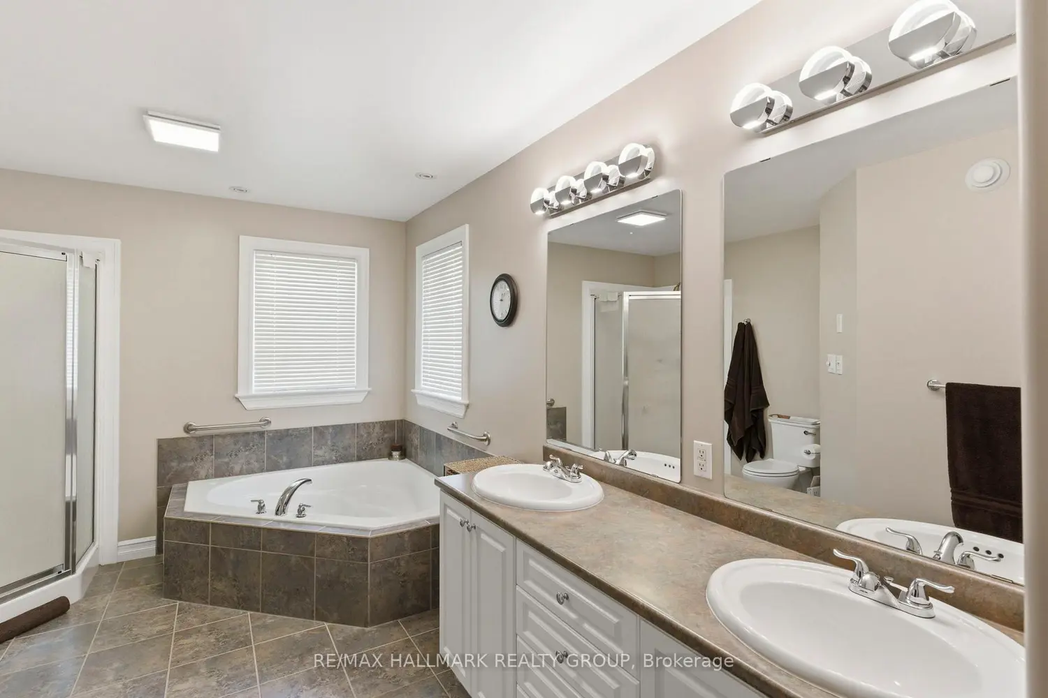 Additional image 9 of 1021 Kingswood Street