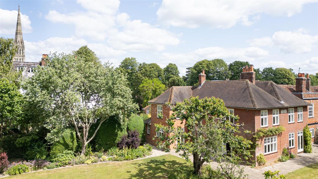 5 bed property to rentDe Vaux Place, Salisbury SP1