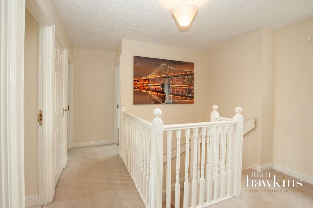 Additional image 9 of 4 bed detached house to rentOtter Way, Royal Wootton Bassett, Wiltshire SN4