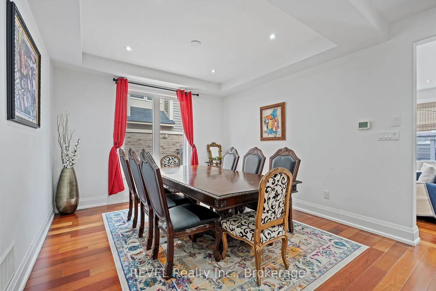 401 Schreyer Crescent photo 4