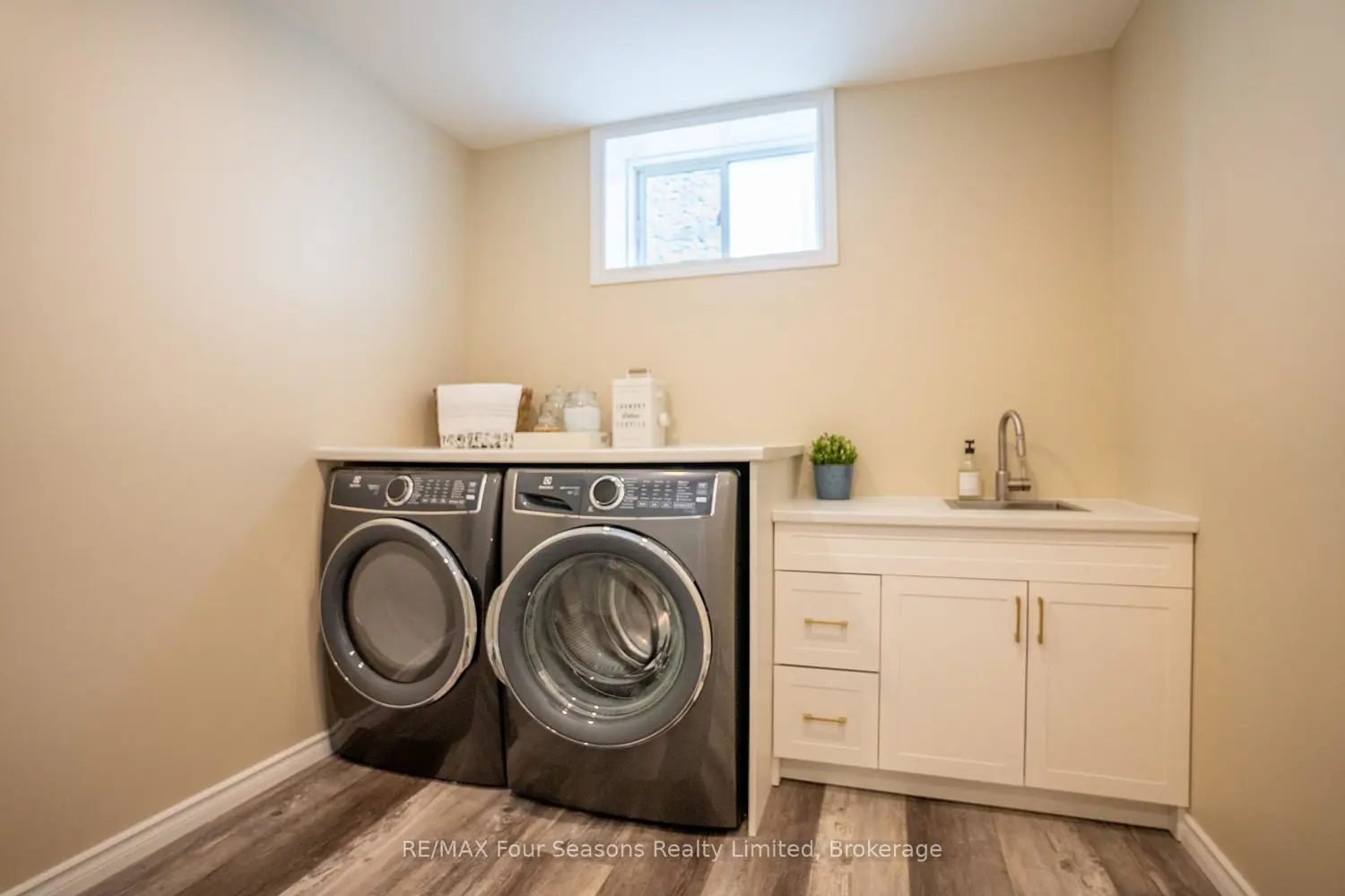 Additional image 9 of 107 Lockerbie Crescent