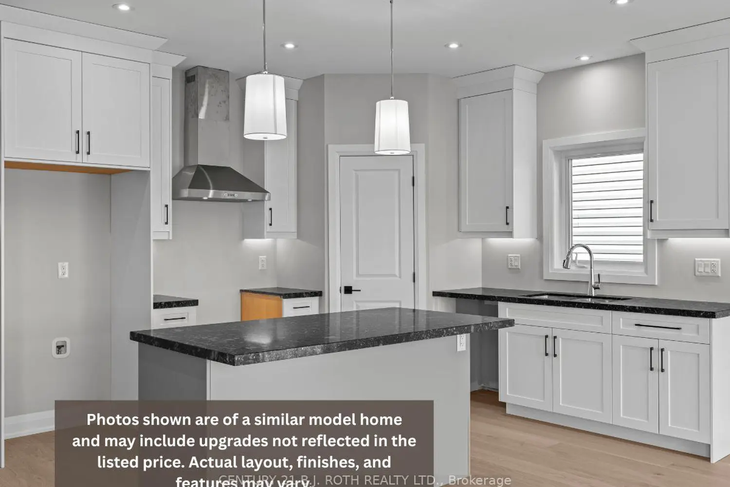 31 Harold Avenue photo 3