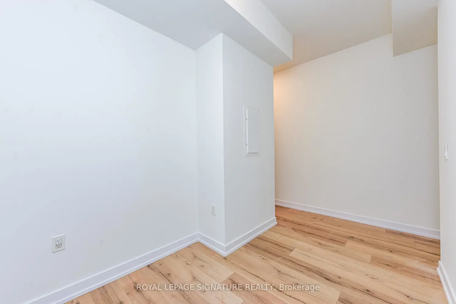 Additional image 11 of 1195 The Queensway 513